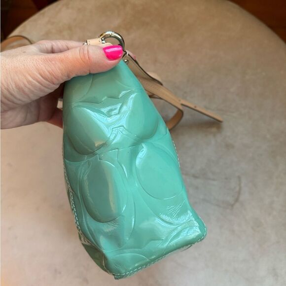 Coach 💎Jewel💎 Green Signature Embossed Patent Leather Small Tote Handbag Purse - Picture 16 of 17